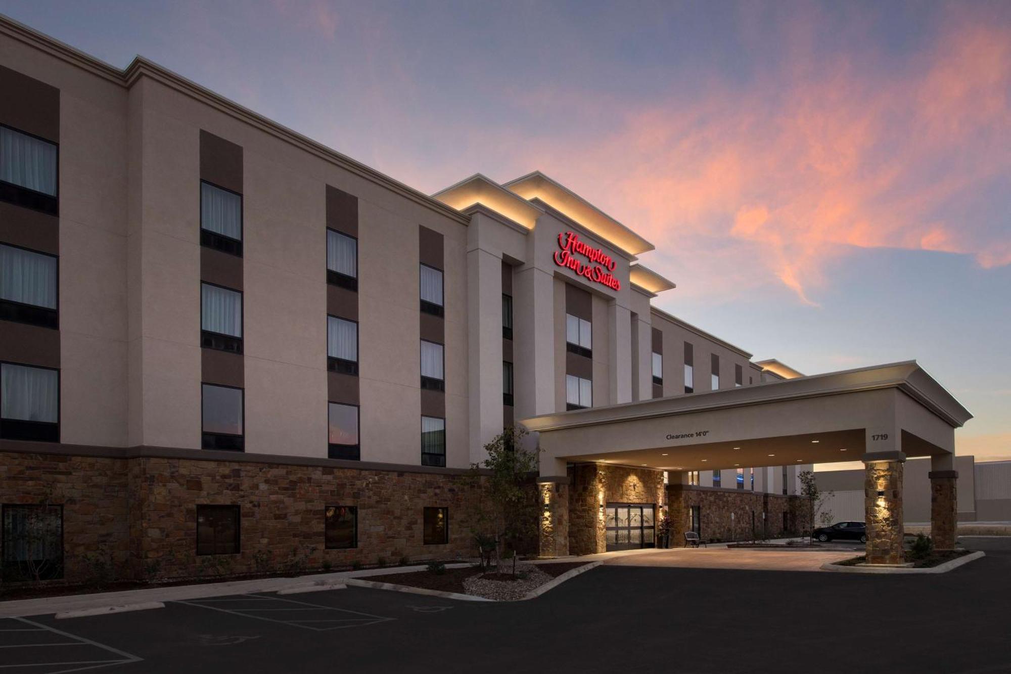 Hampton Inn & Suites San Antonio Lackland Afb Seaworld Dış mekan fotoğraf